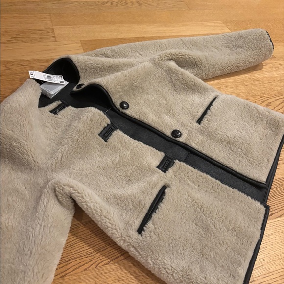 NWT Mango Fuzzy Button Jacket Size XS - Picture 2 of 2